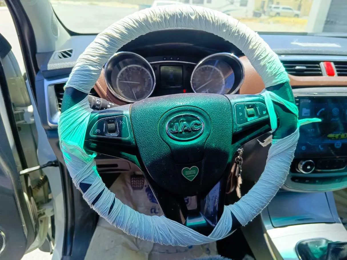 Car image 24
