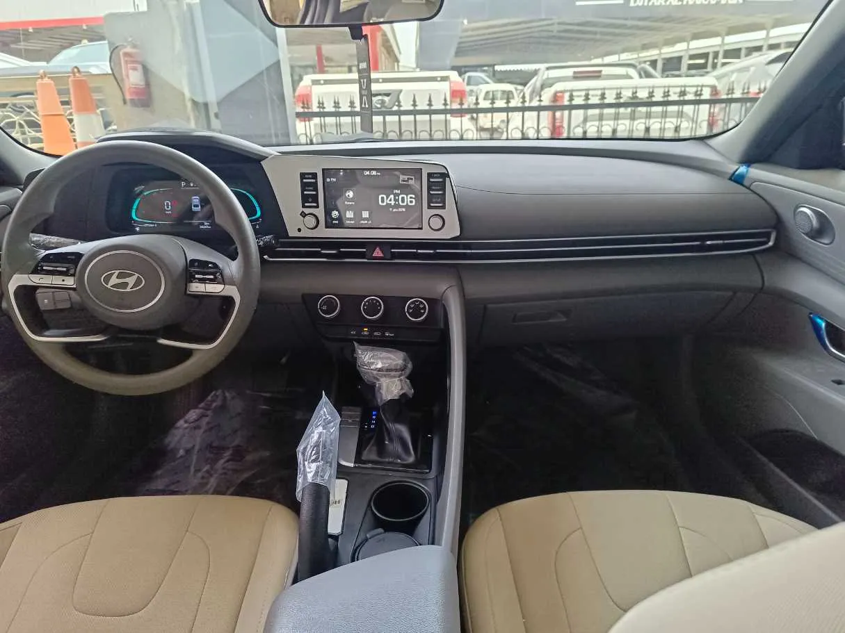 Car image 26