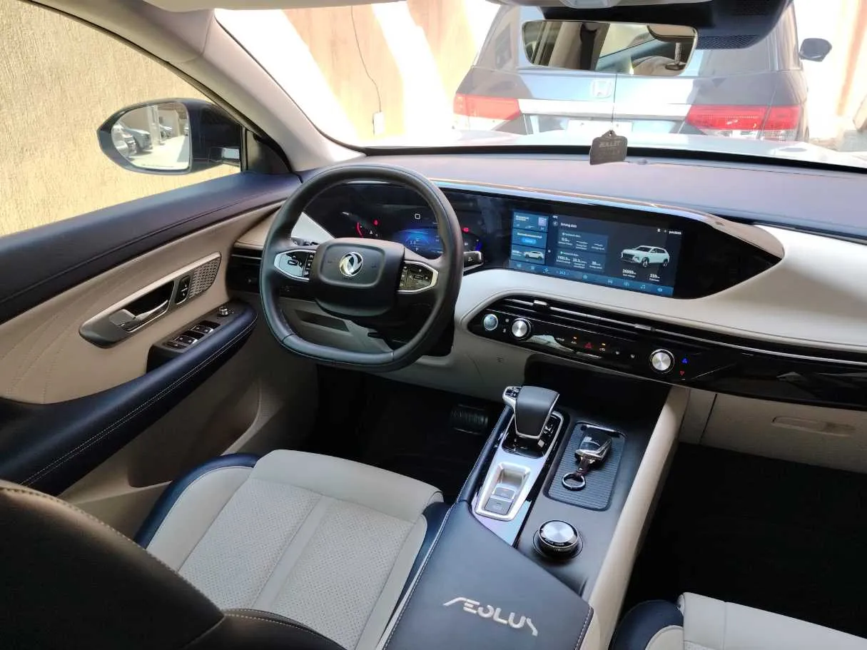 Car image 25