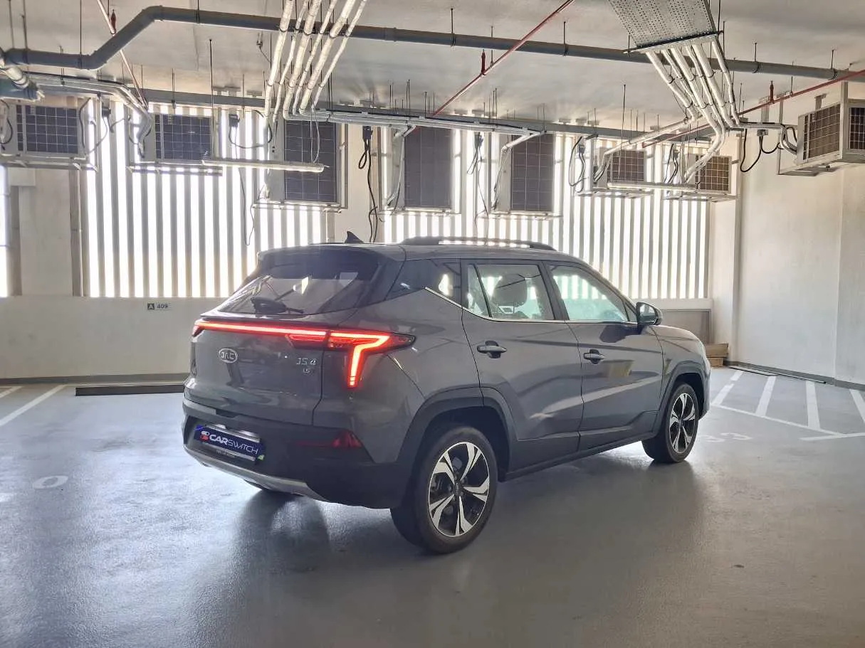 Car image 5