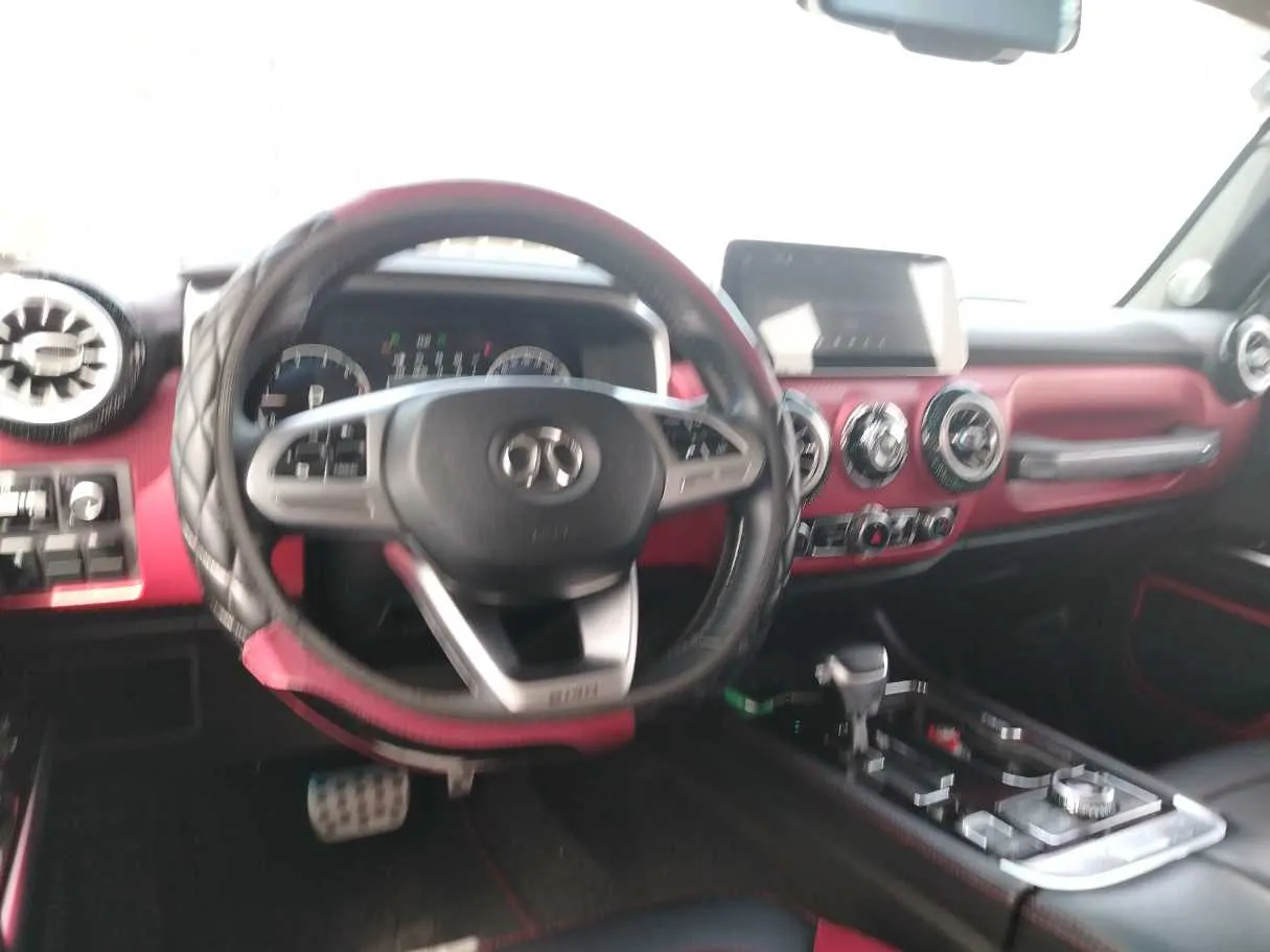 Car image 27