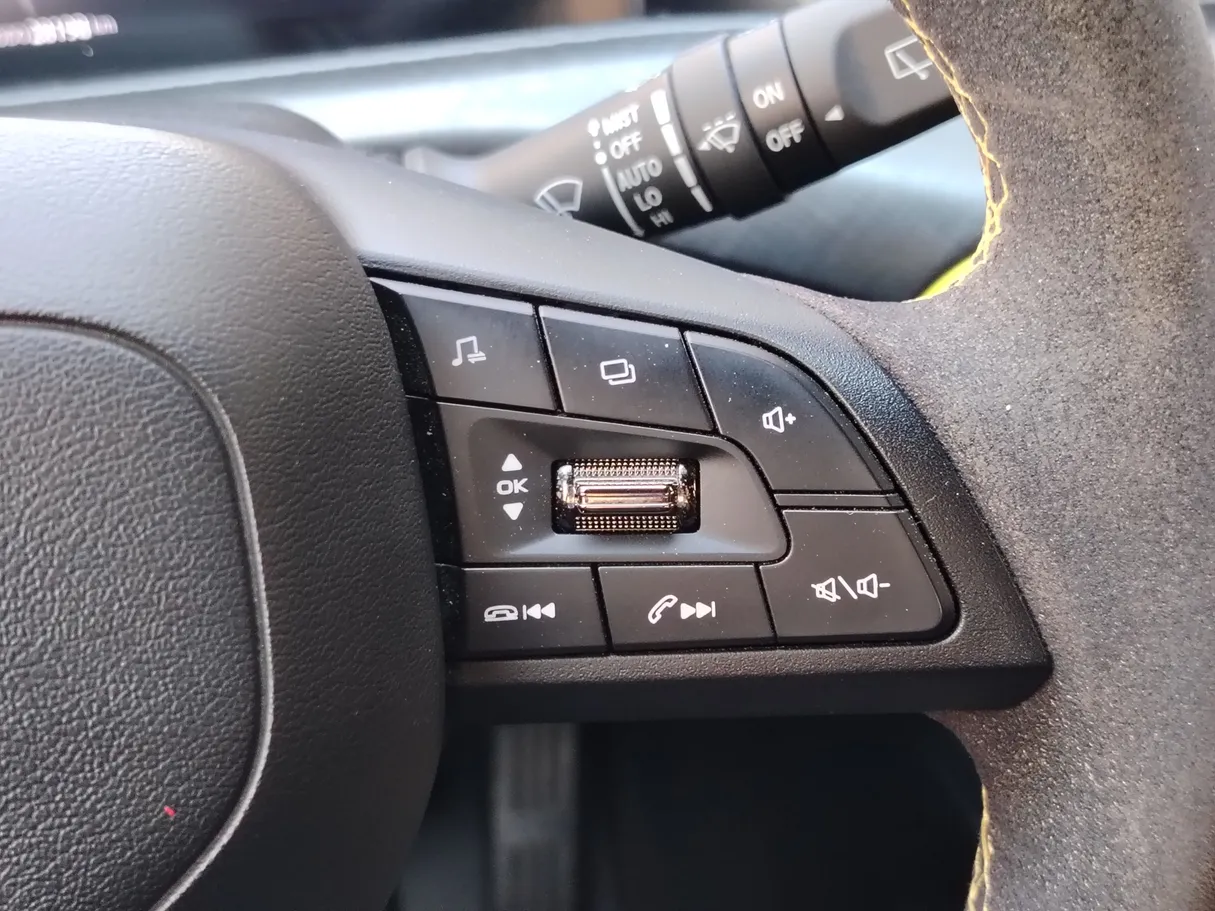 Car image 31