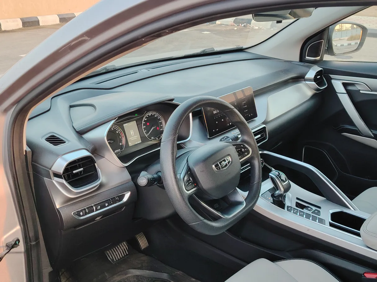 Car image 13