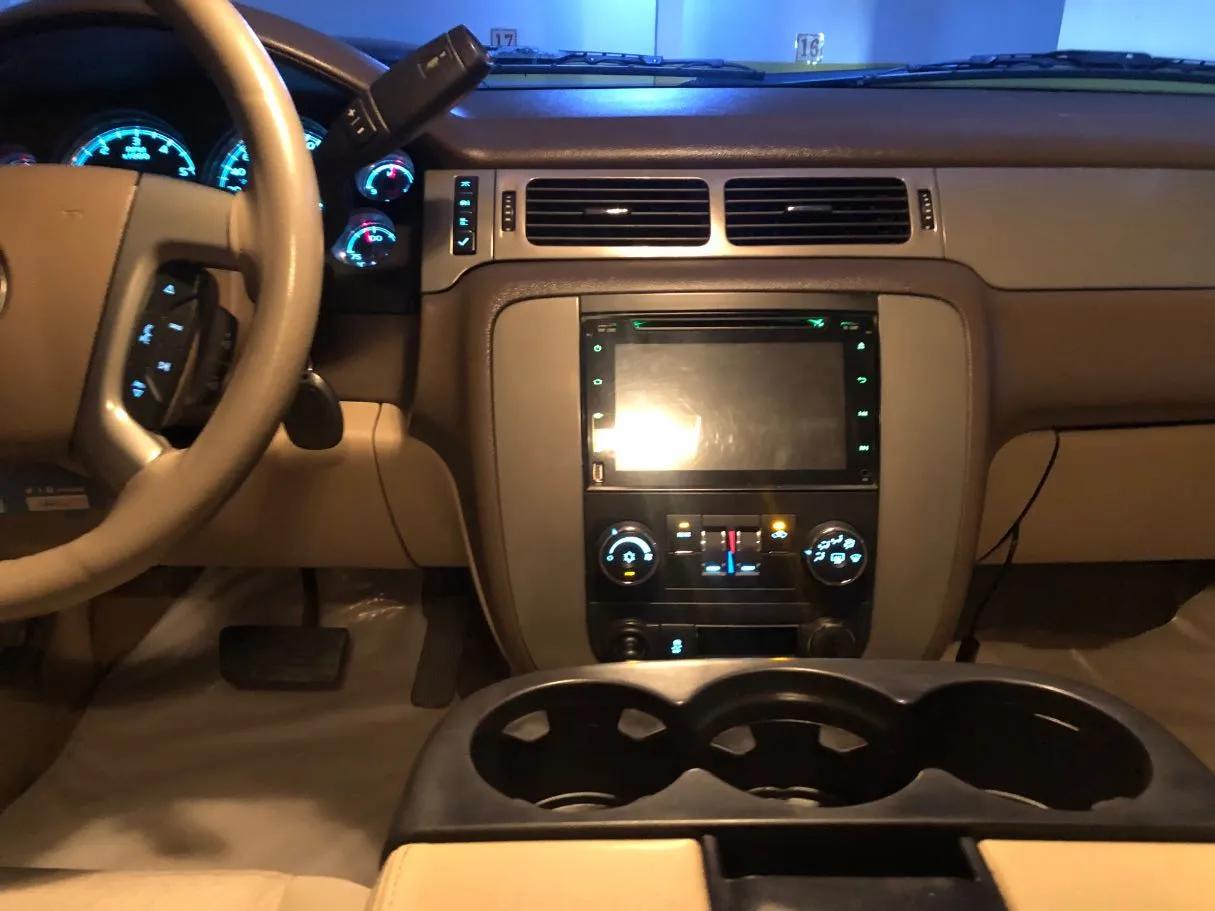 Car image 16