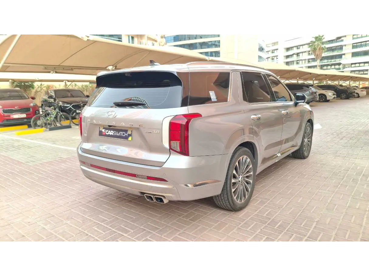 Car image 5