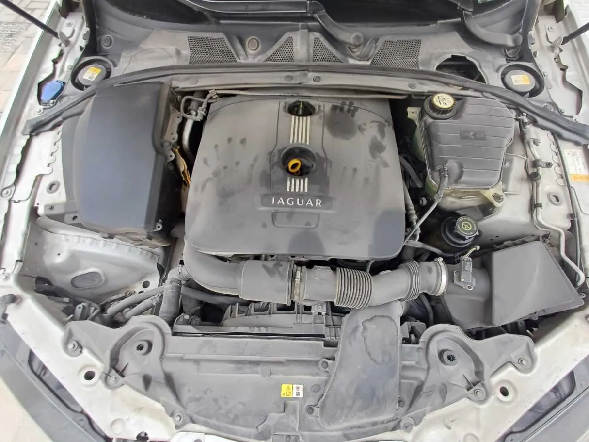 Car image 21