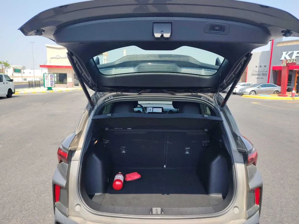 Car image 23