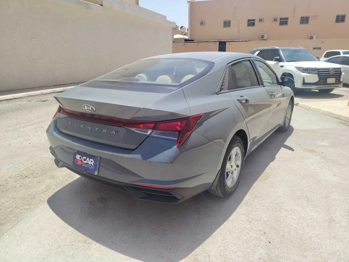 Car image 5