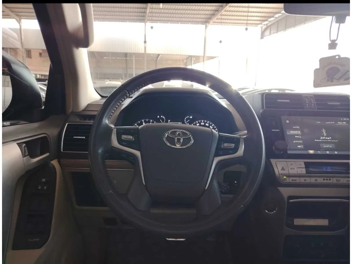 Car image 27