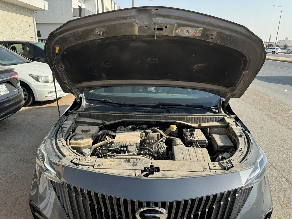 Car image 24
