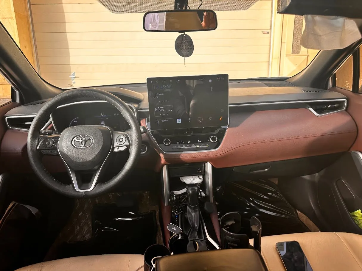 Car image 18