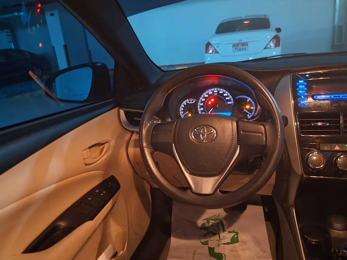 Car image 17