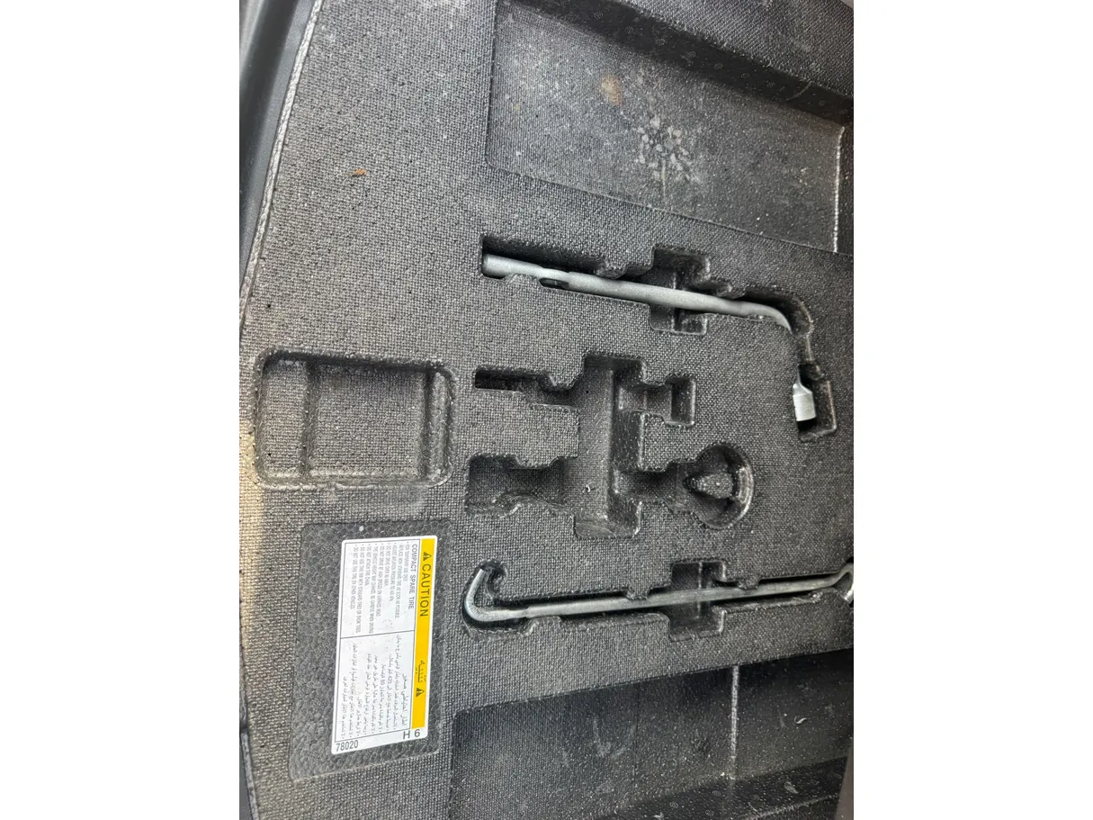 Car image 22