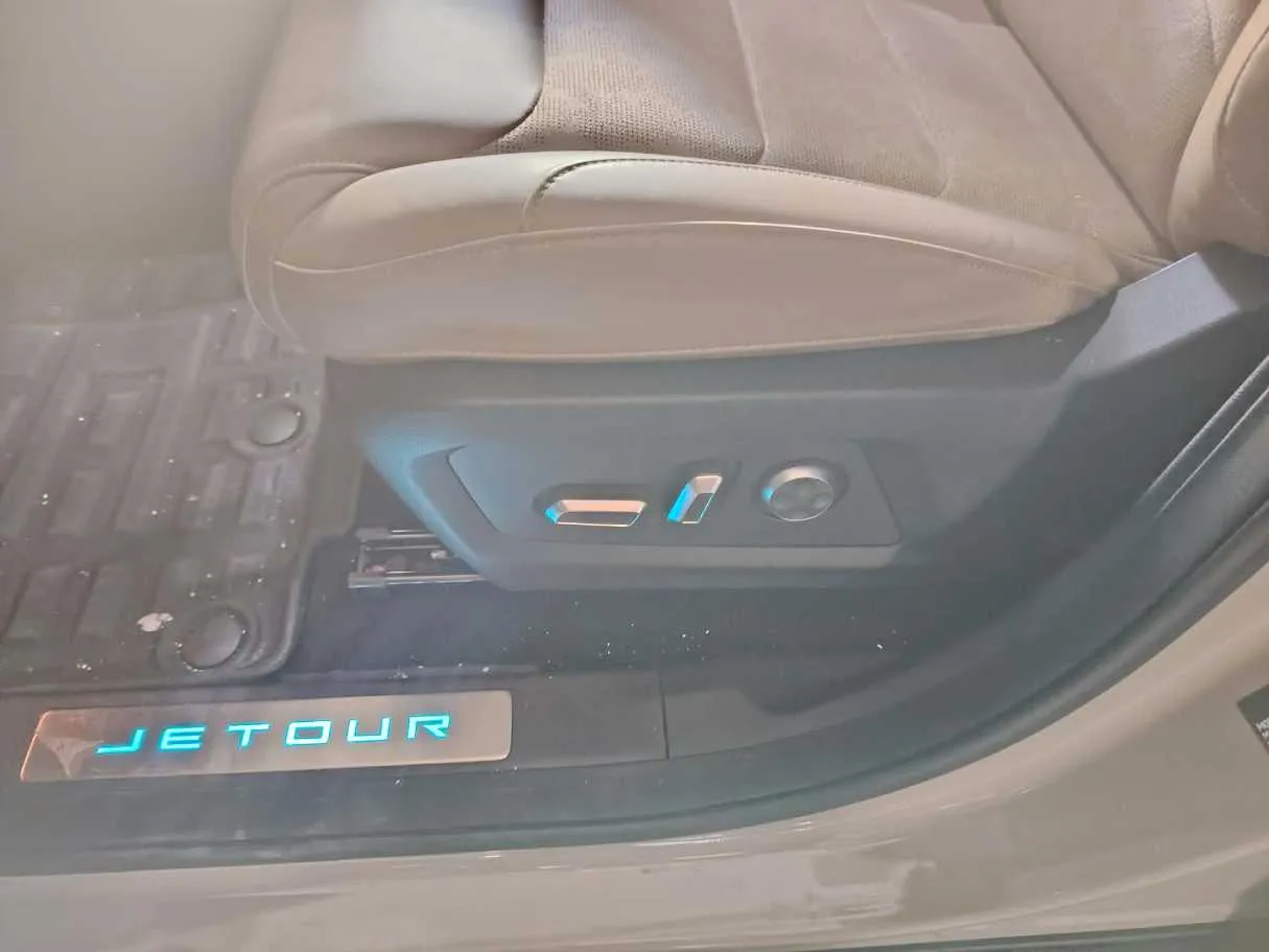 Car image 36