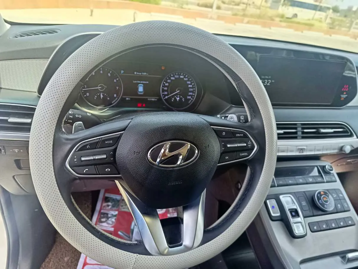 Car image 27