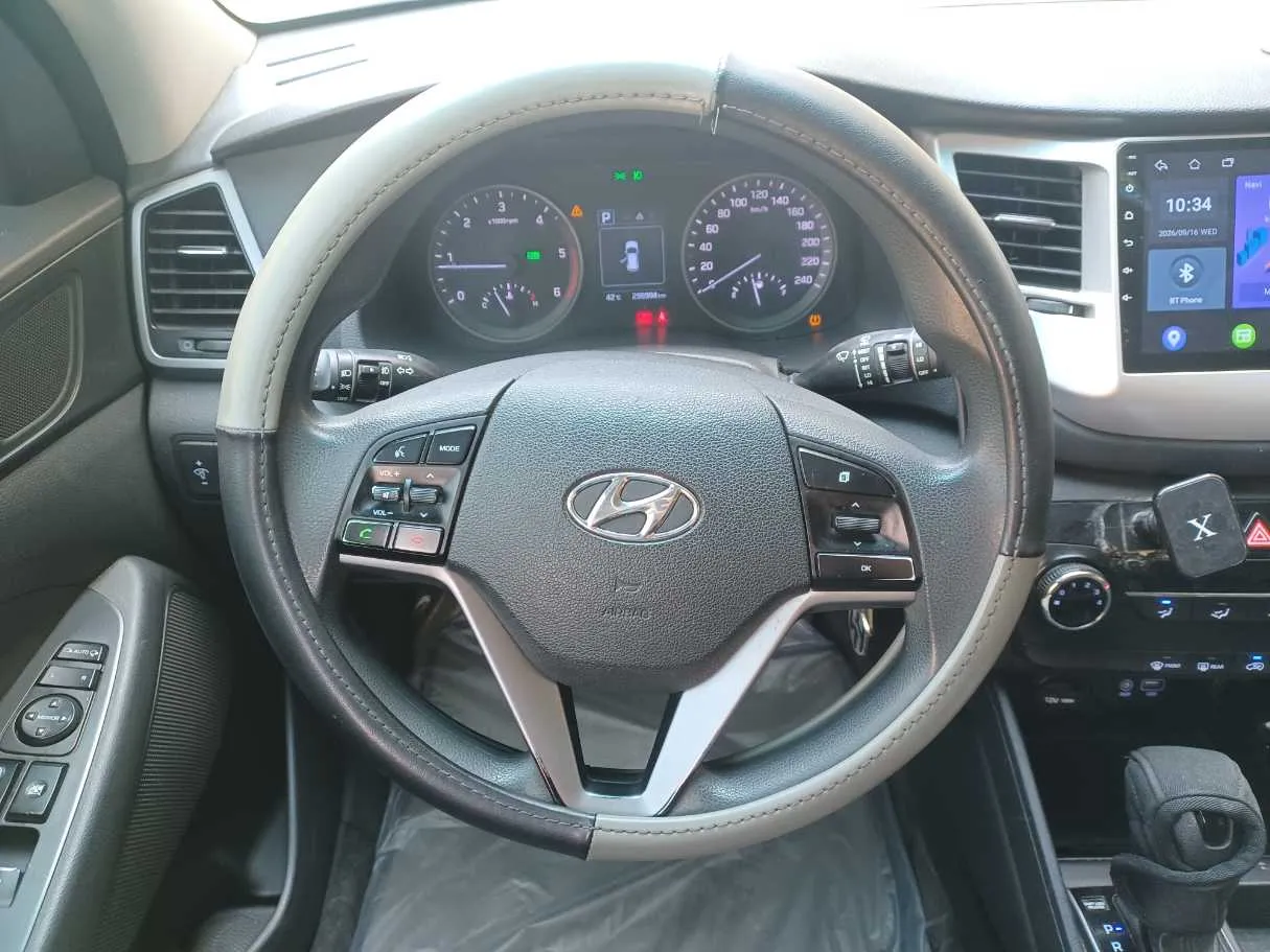 Car image 16