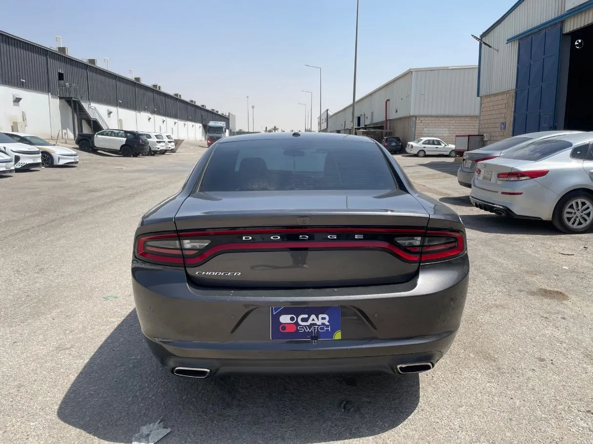 Car image 6