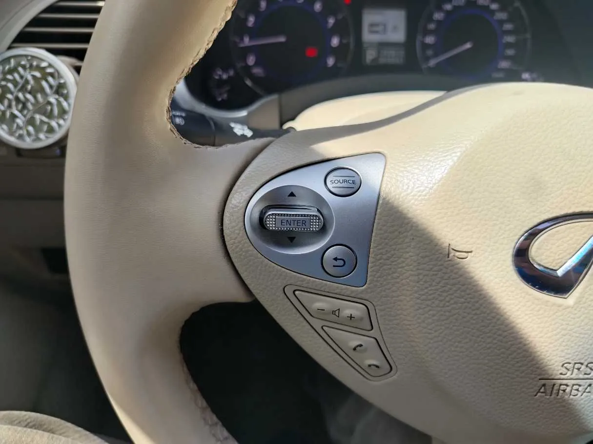 Car image 40