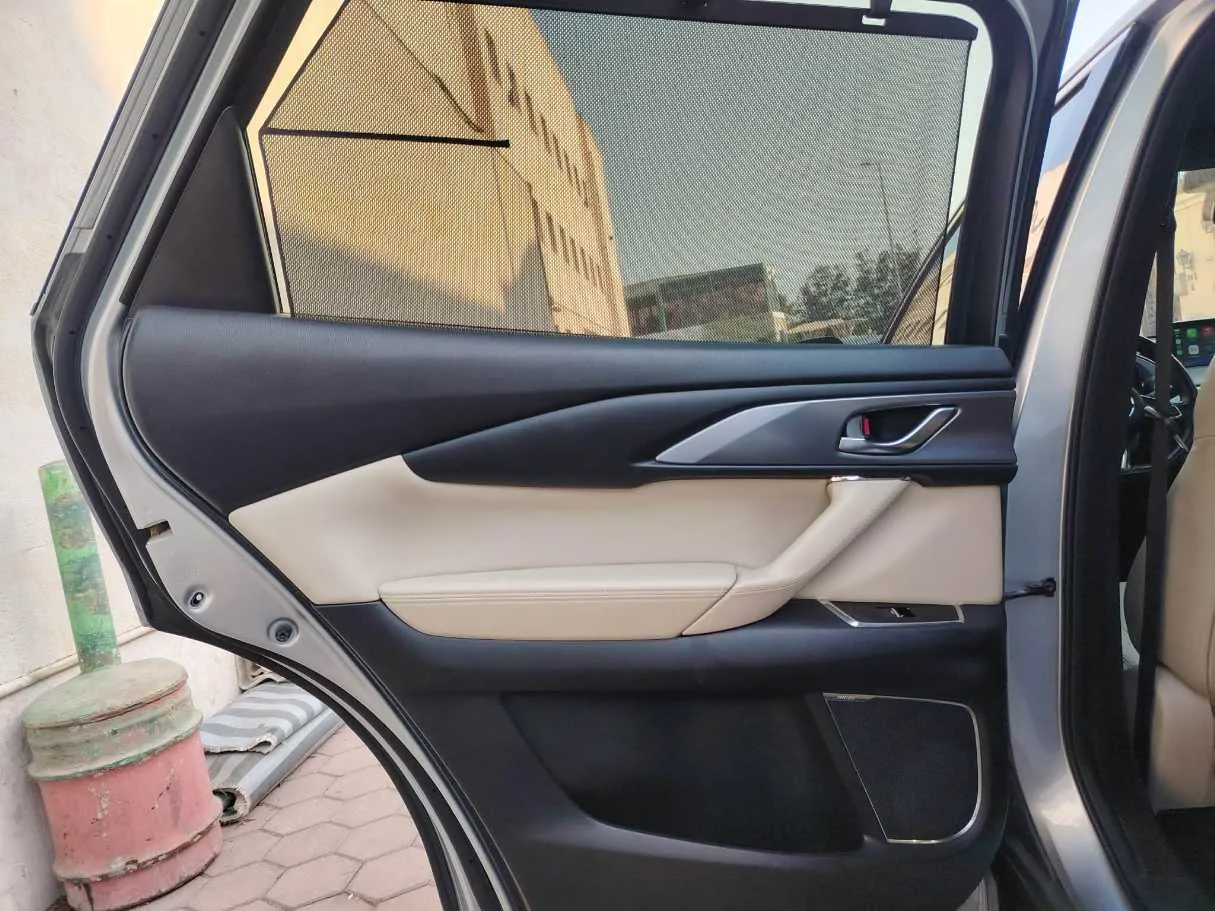 Car image 16