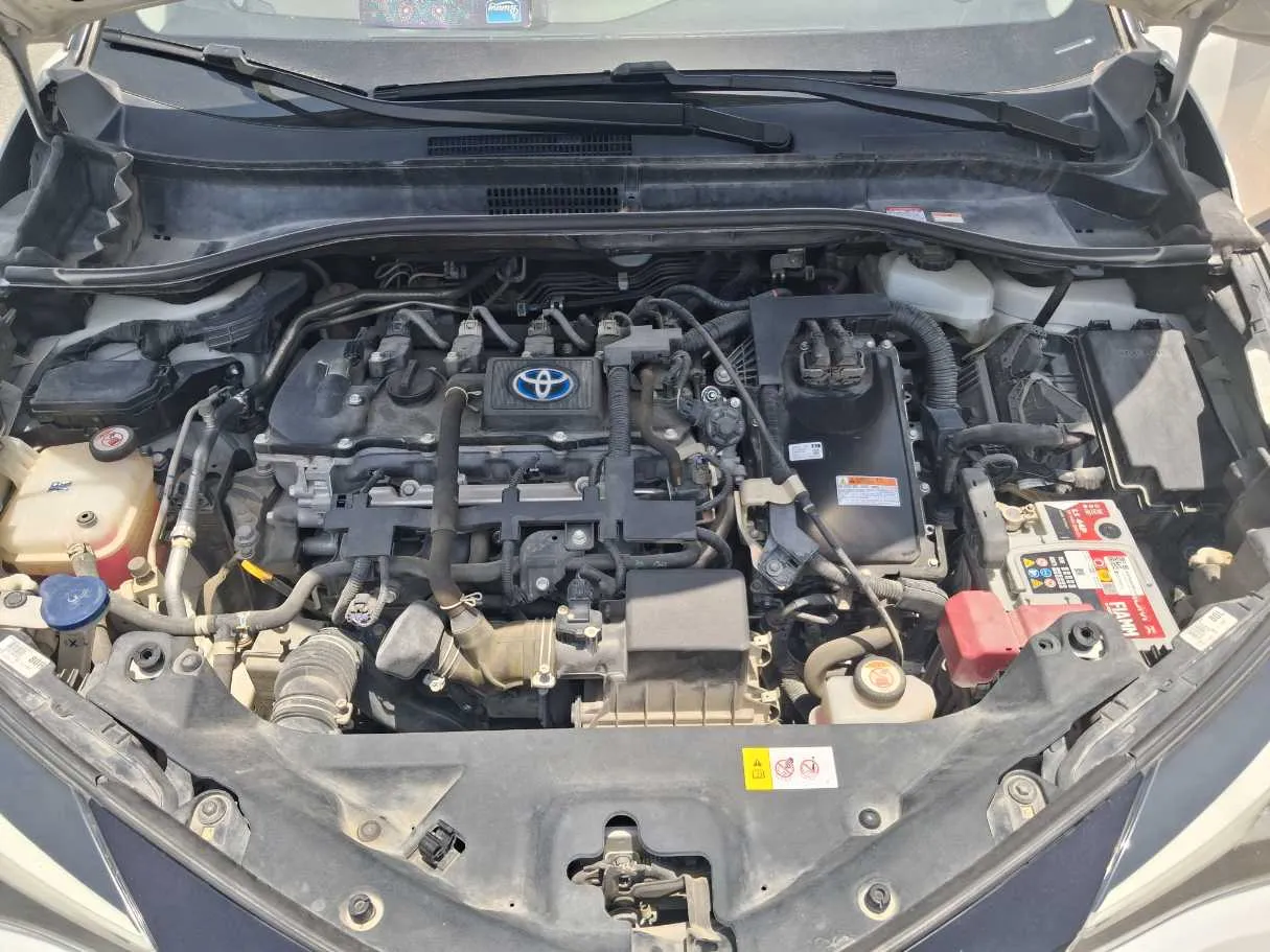 Car image 19