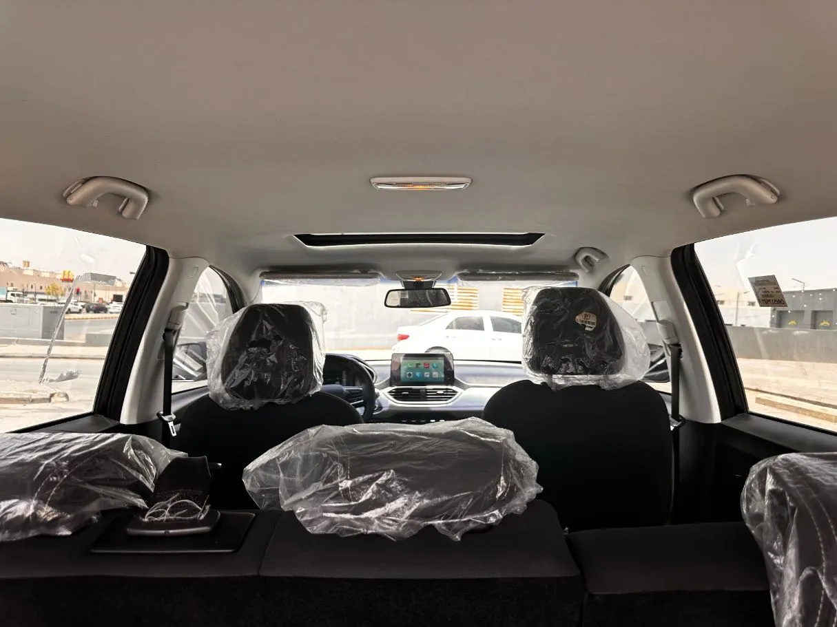 Car image 24