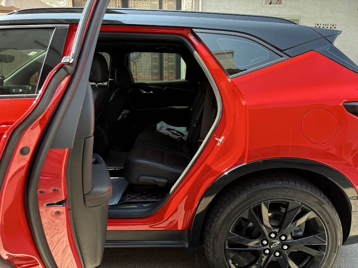 Car image 15