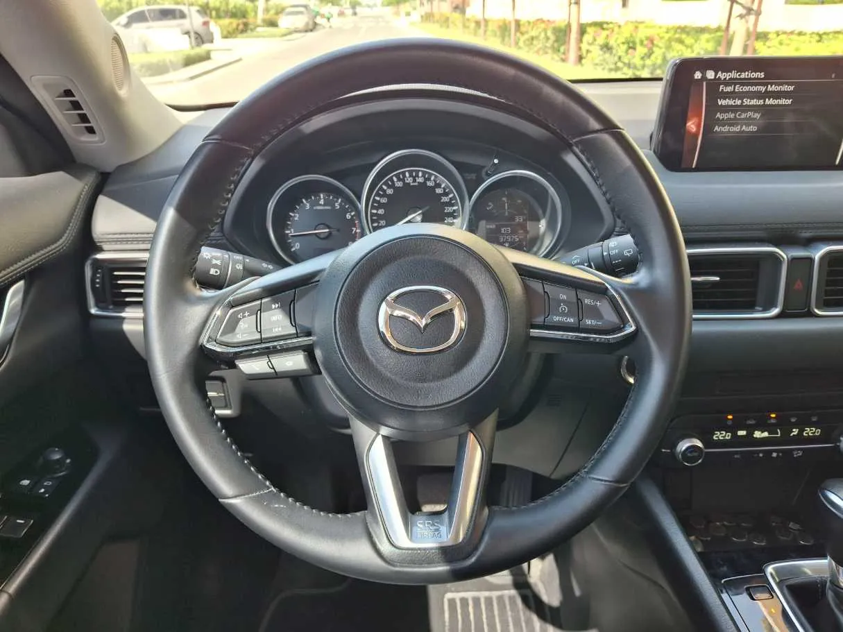 Car image 17