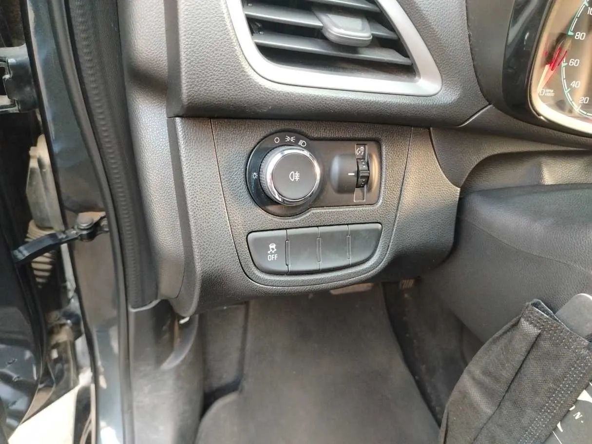Car image 32