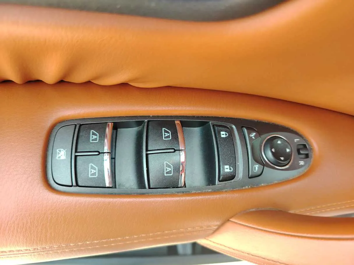 Car image 44