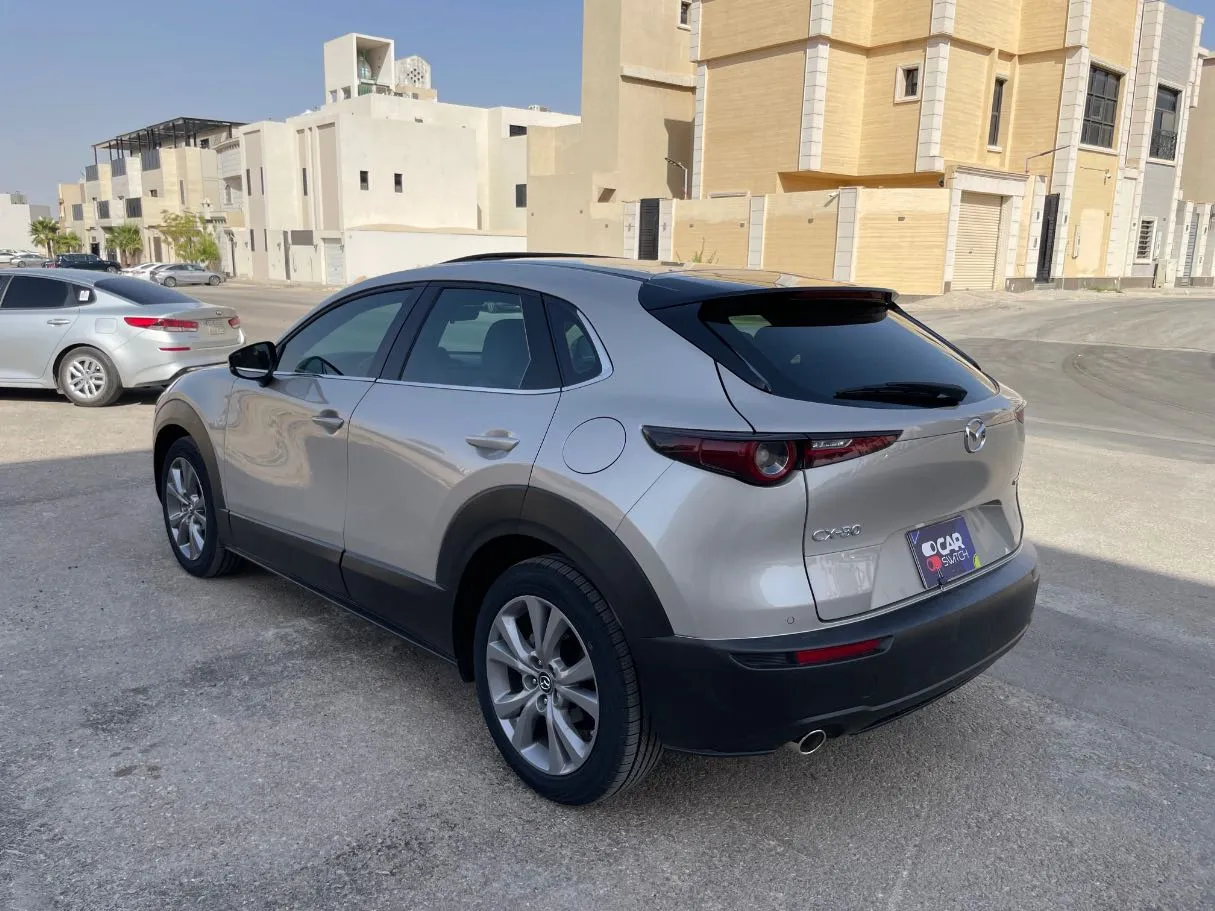 Car image 7