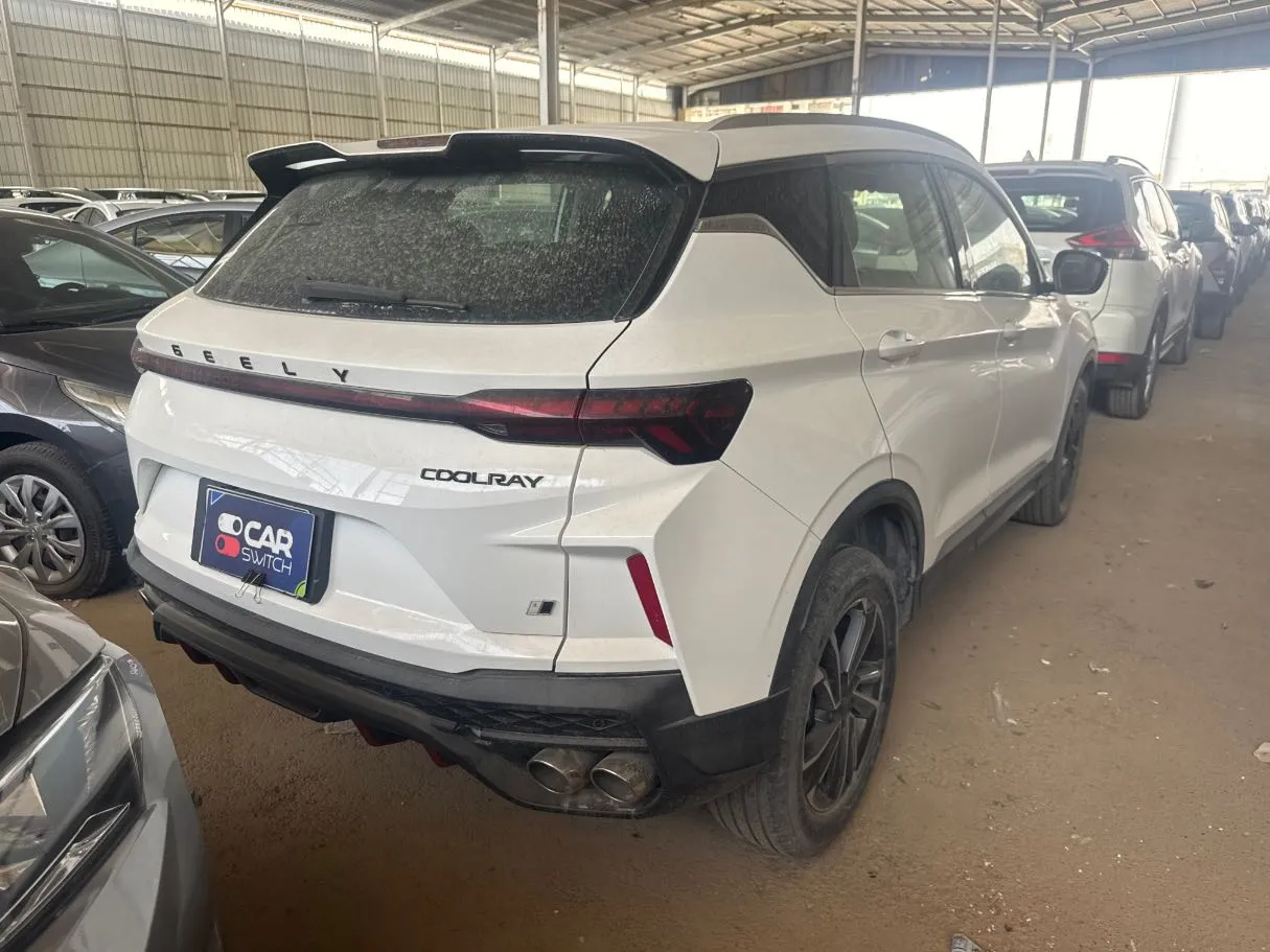 Car image 3