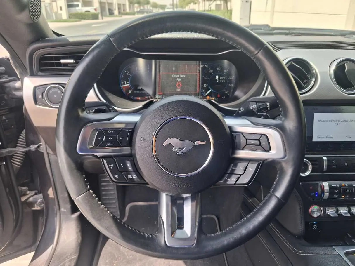 Car image 17