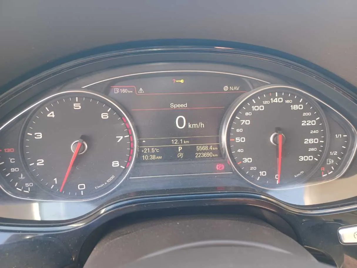 Car image 21