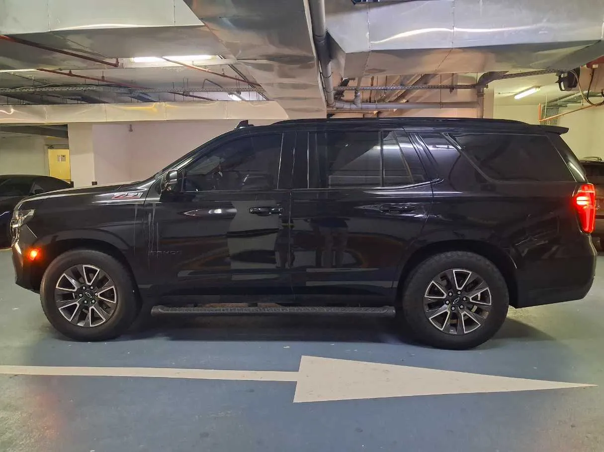 Car image 8