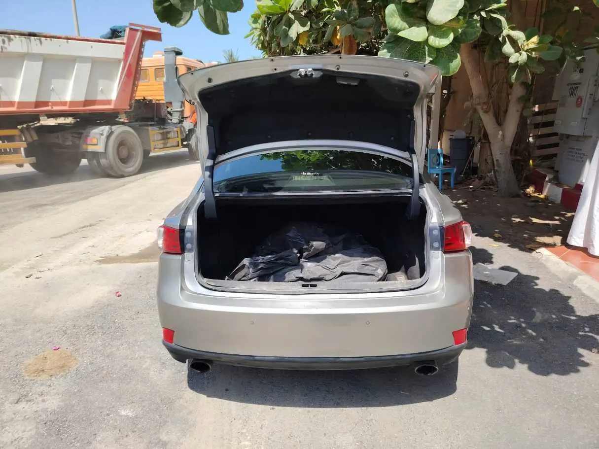 Car image 30