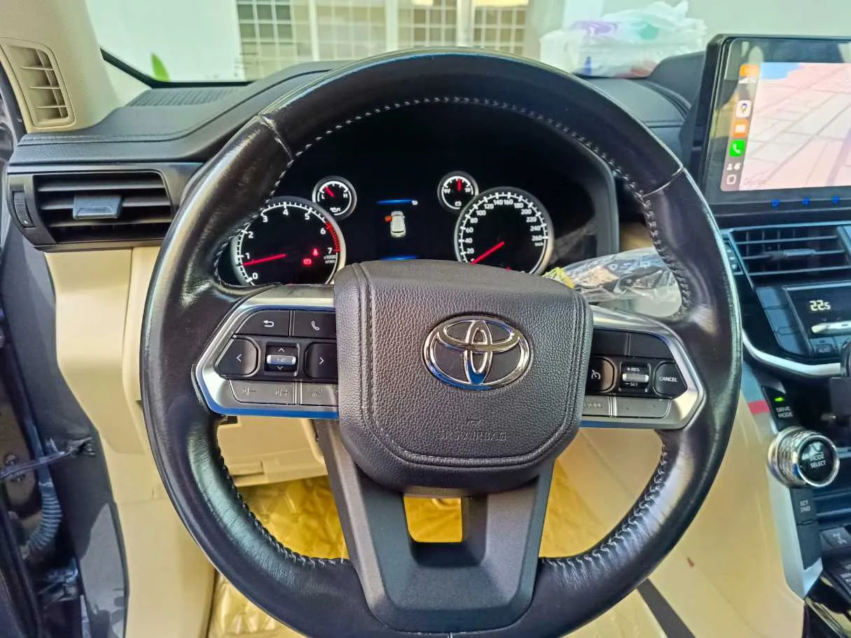 Car image 27