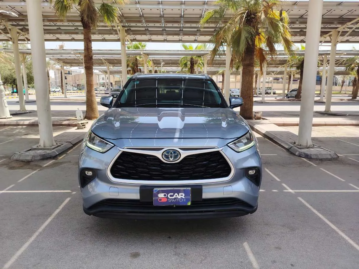 Car image 2