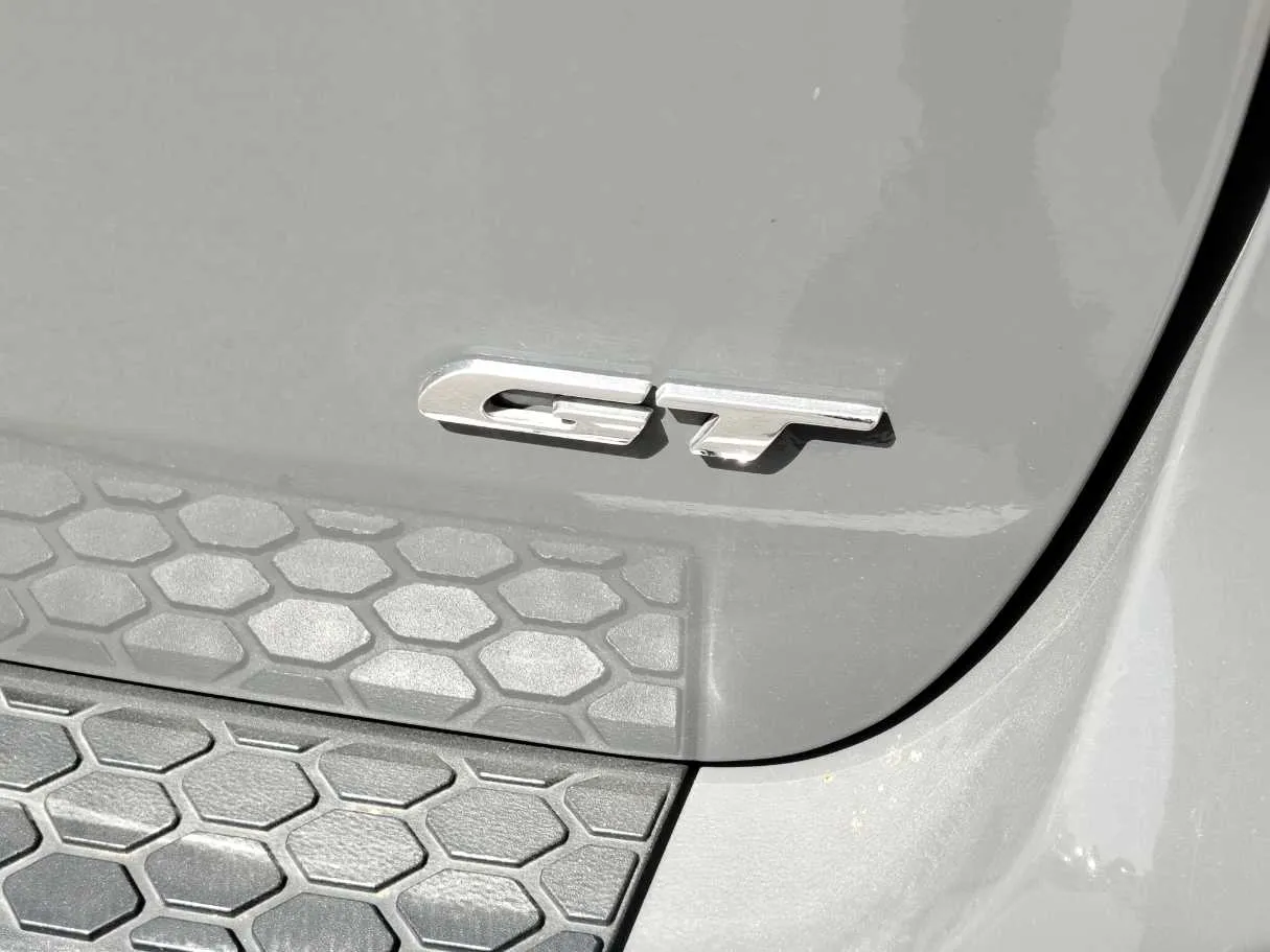 Car image 28