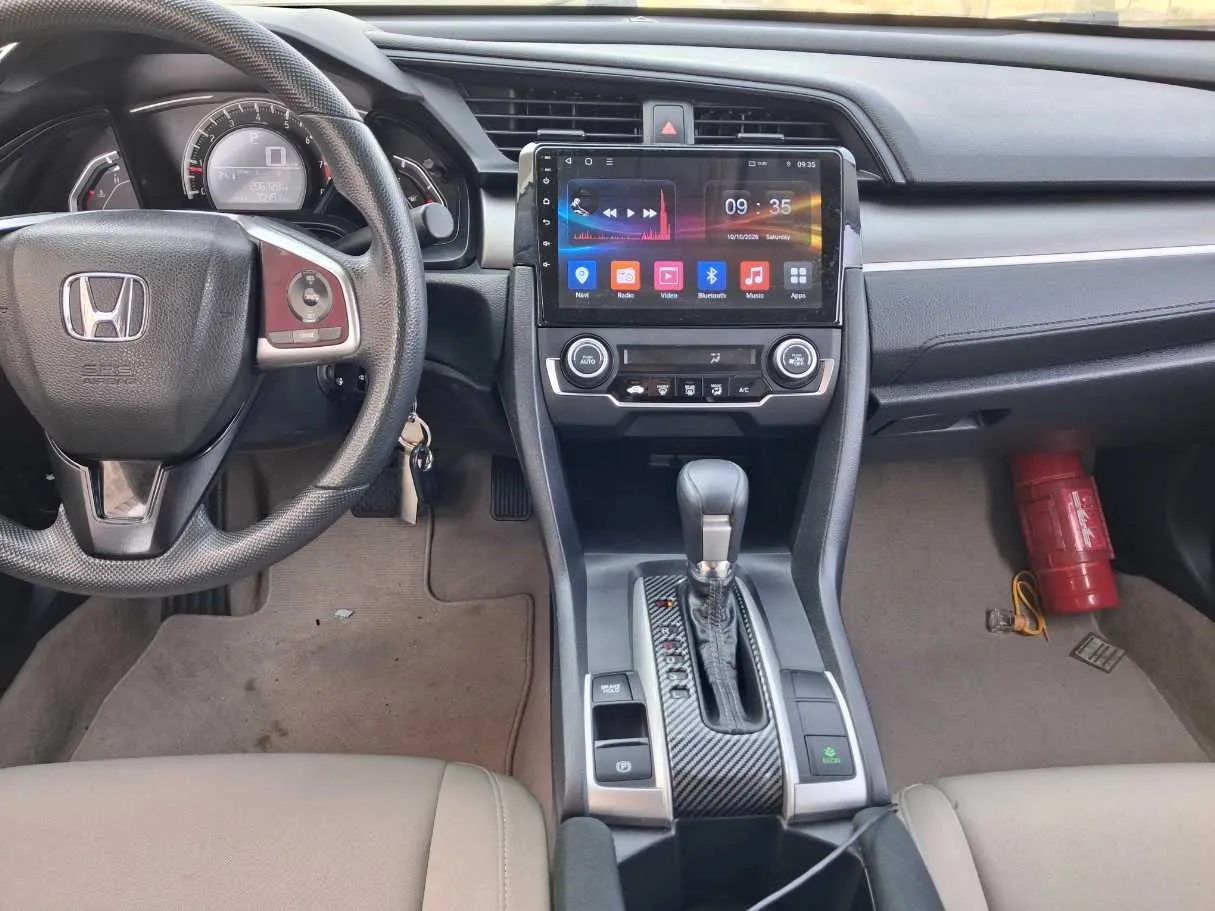 Car image 16