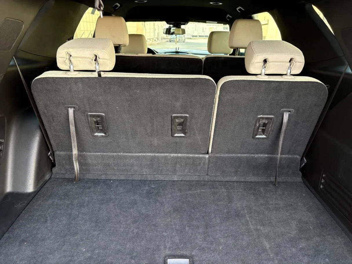 Car image 26