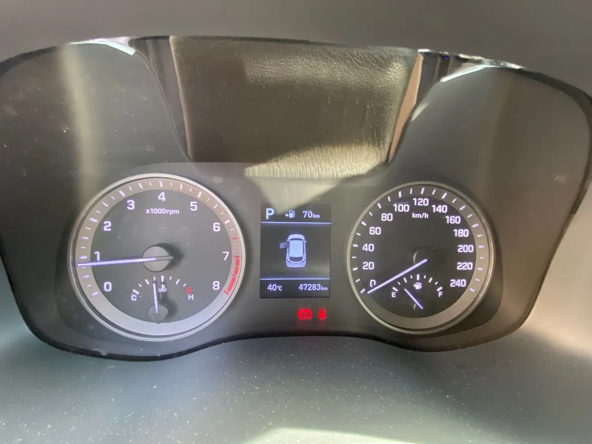 Car image 18