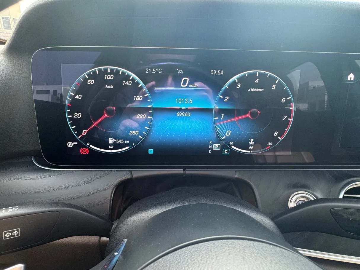Car image 20