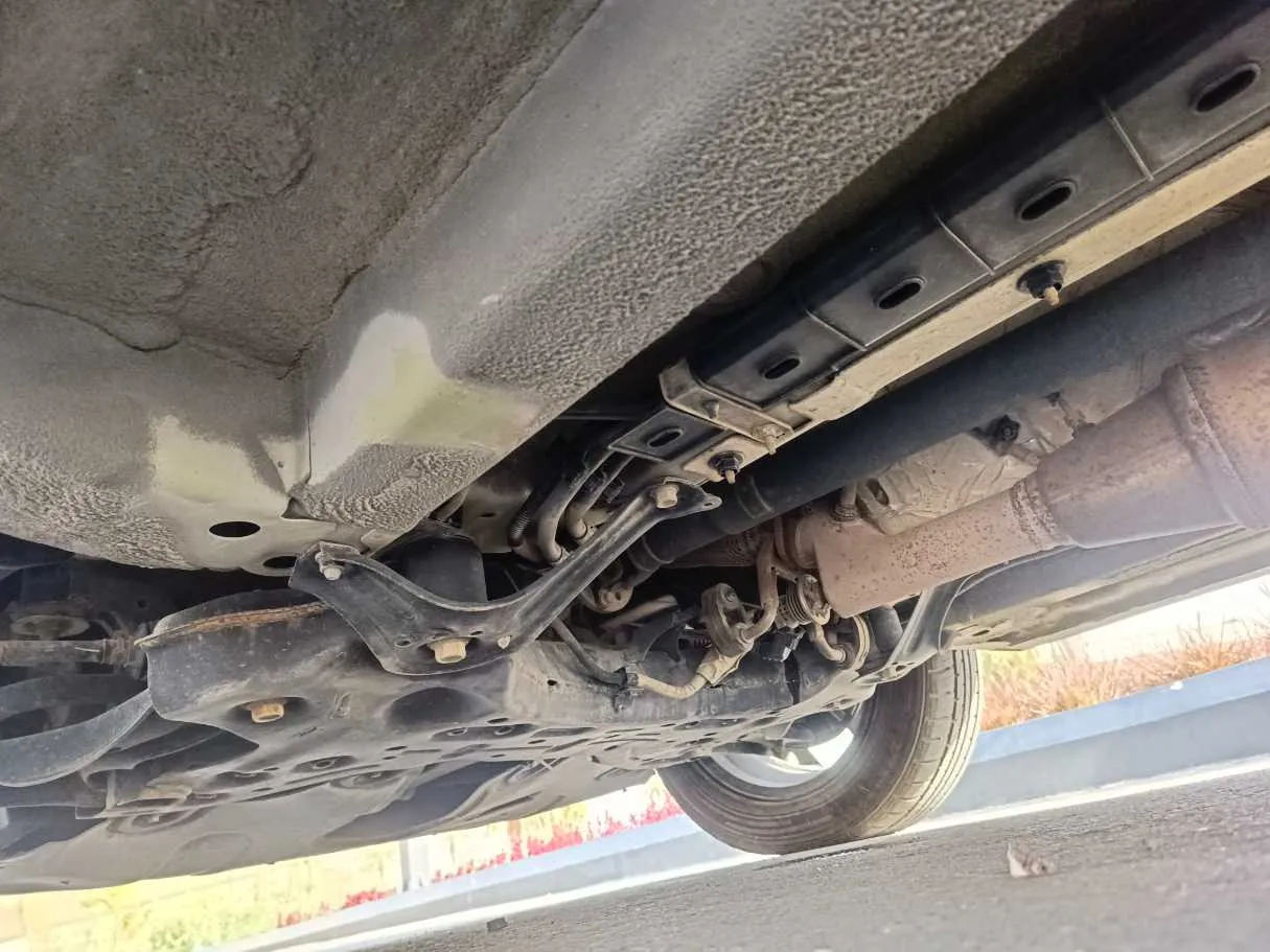 Car image 32