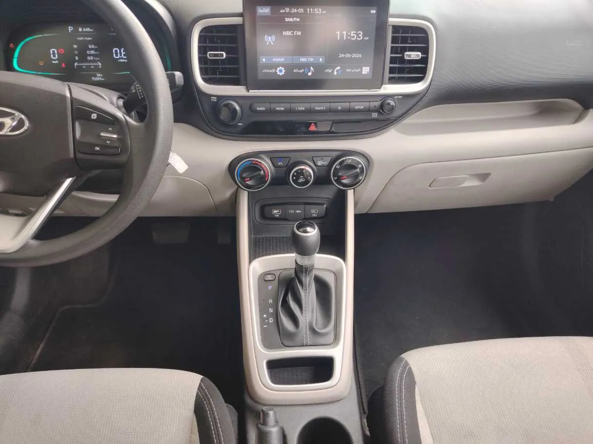 Car image 19
