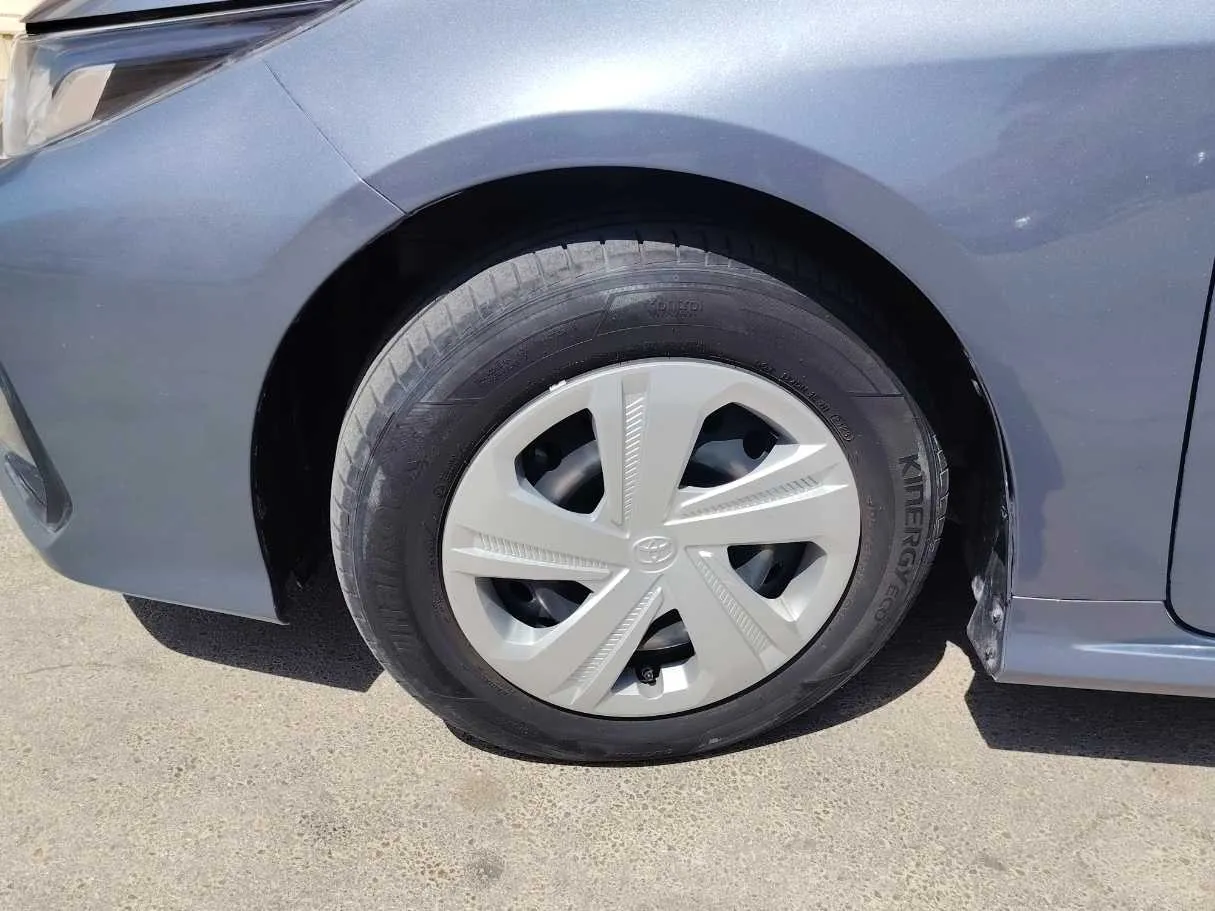 Car image 9