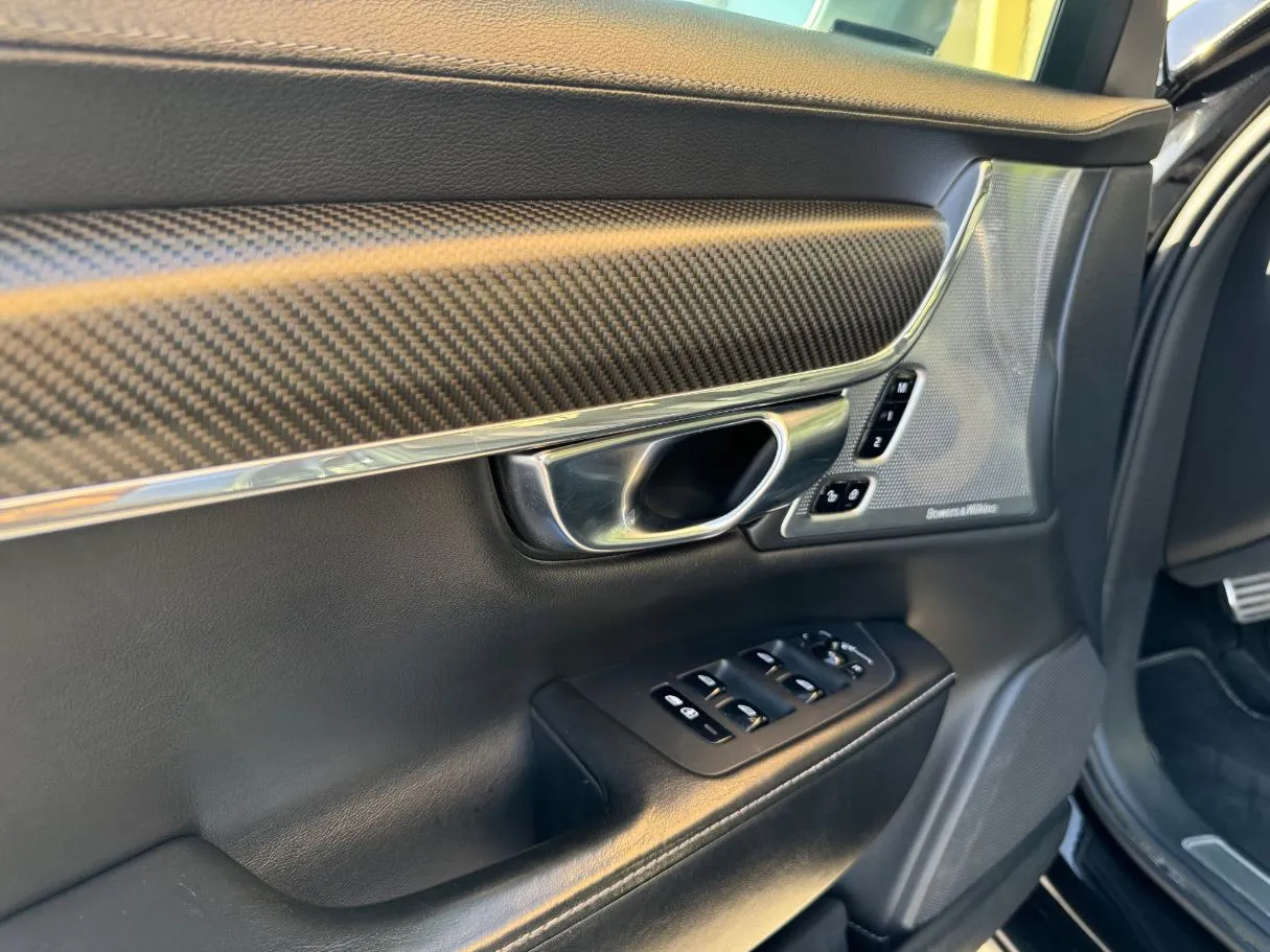 Car image 28
