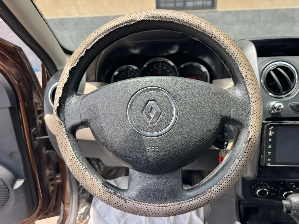 Car image 17