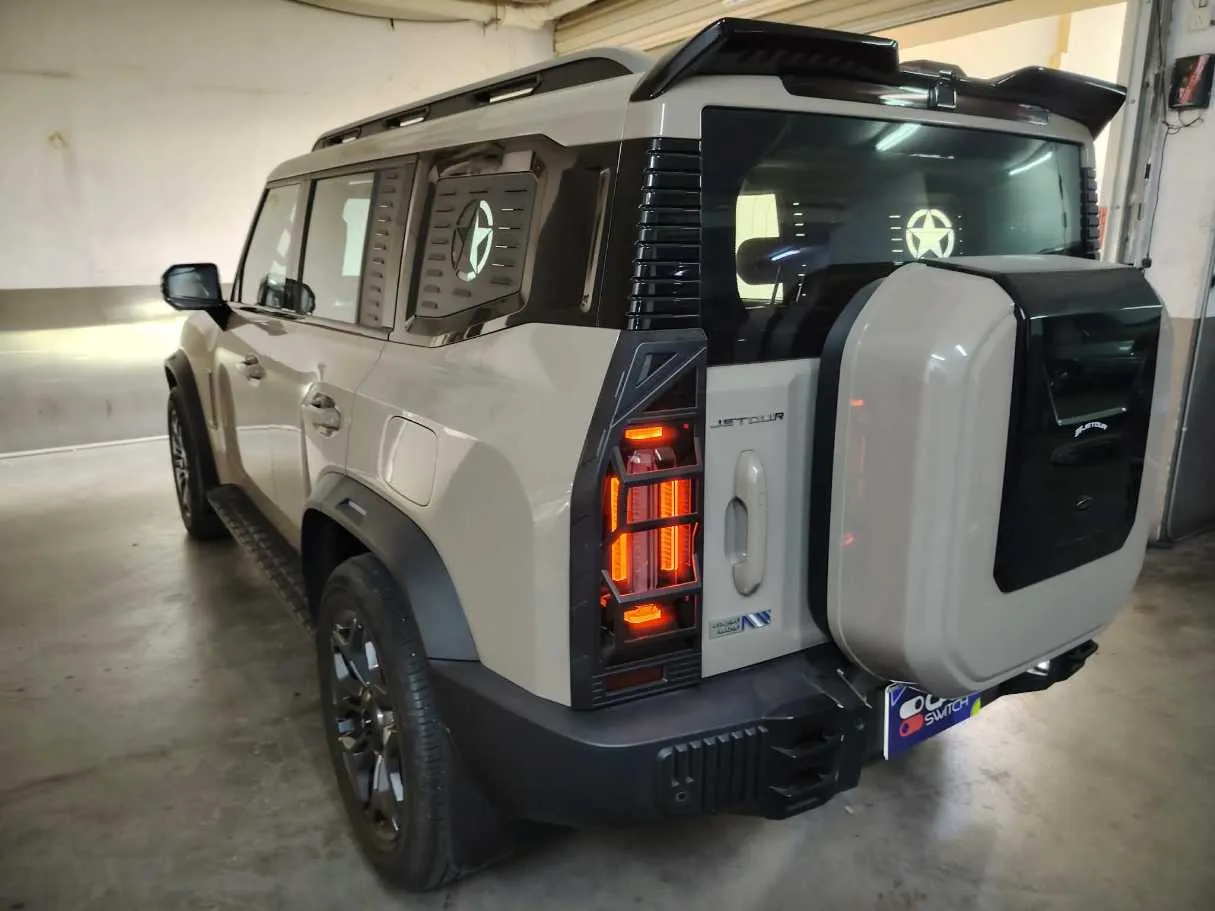 Car image 7
