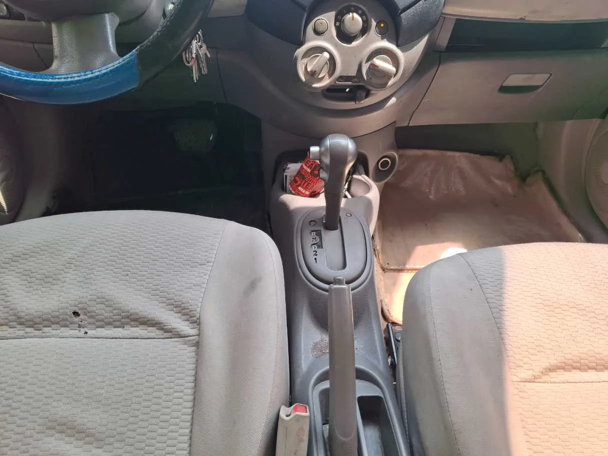 Car image 15