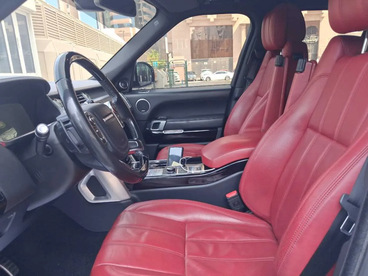 Car image 12
